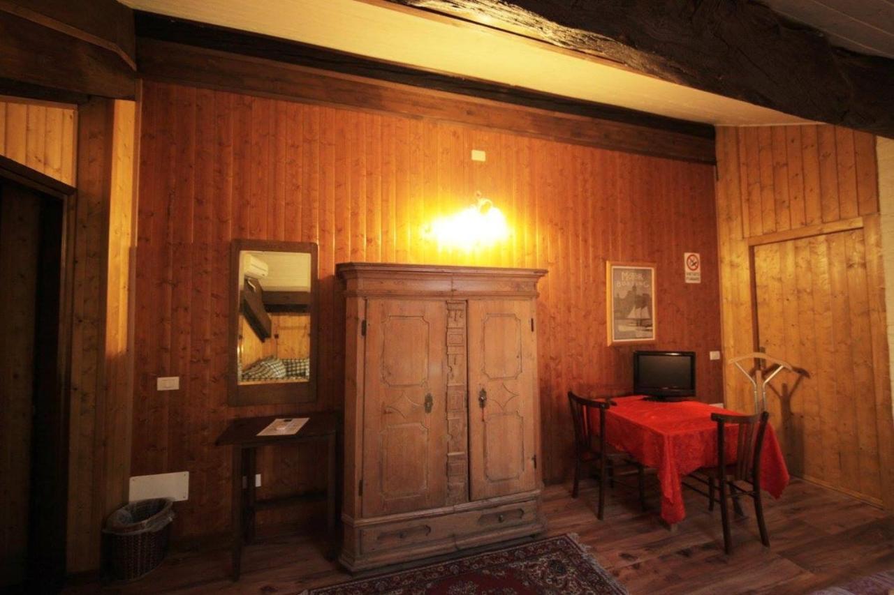 Antica Corte Milanese ノヴァーテ・ミラネーゼ エクステリア 写真